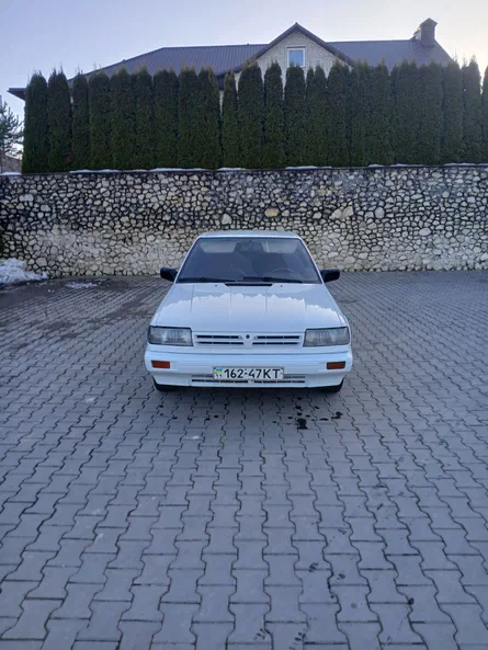 Nissan Bluebird 1990