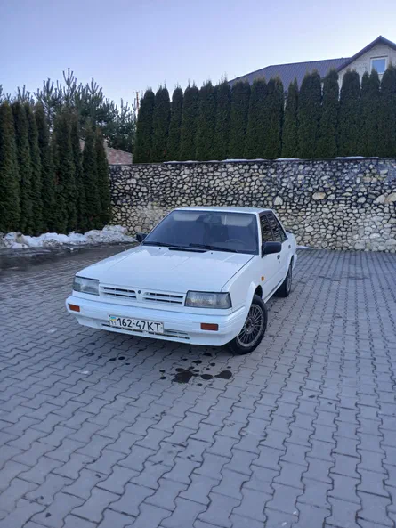 Nissan Bluebird 1990 - 8