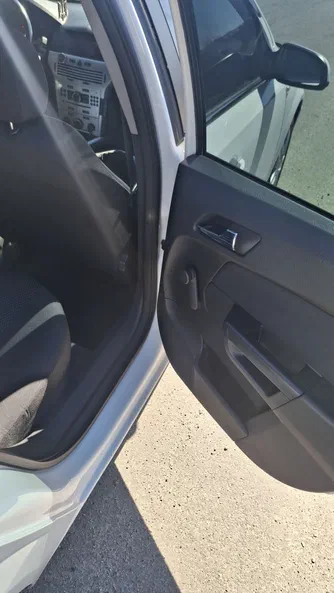 Opel Astra 2009 - 12