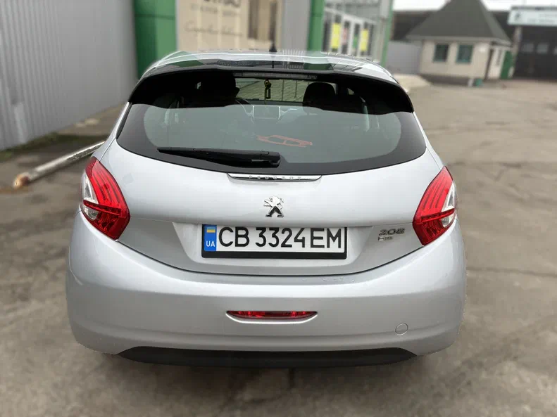 Peugeot 208 2013 - 6