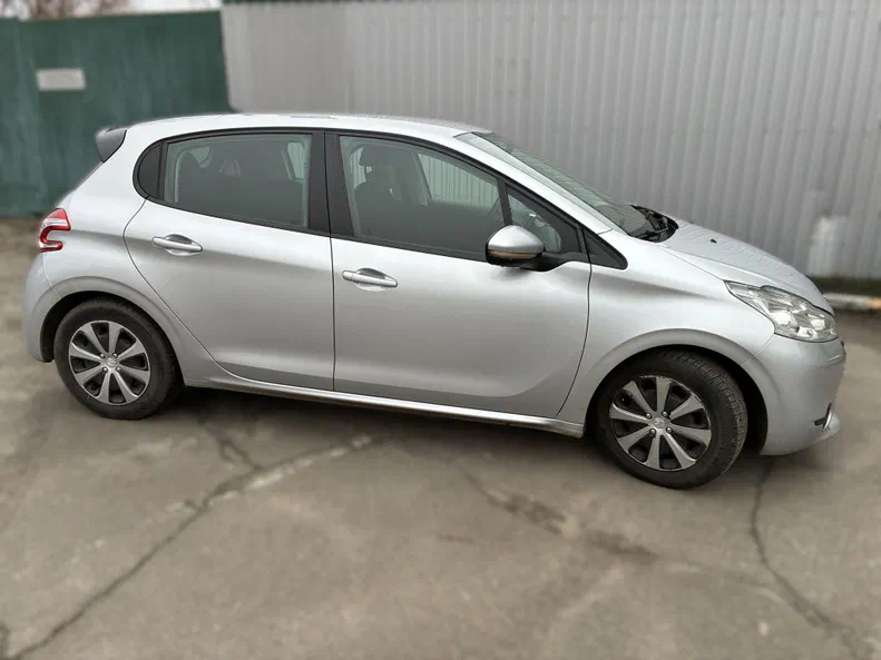Peugeot 208 2013 - 5