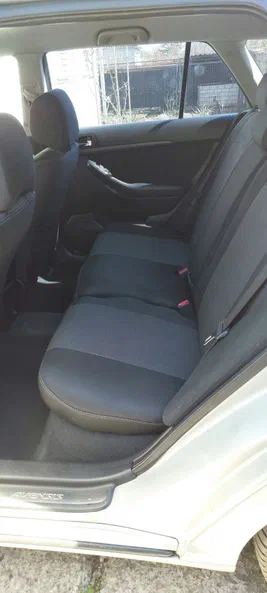 Toyota Avensis 2004 - 7