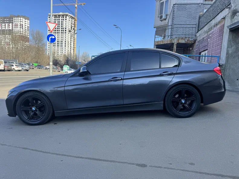 BMW 3 серія 2012 - 8