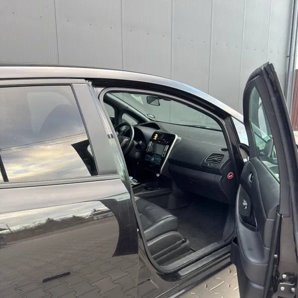Nissan Leaf 2017 - 12