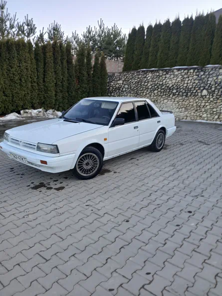 Nissan Bluebird 1990 - 7