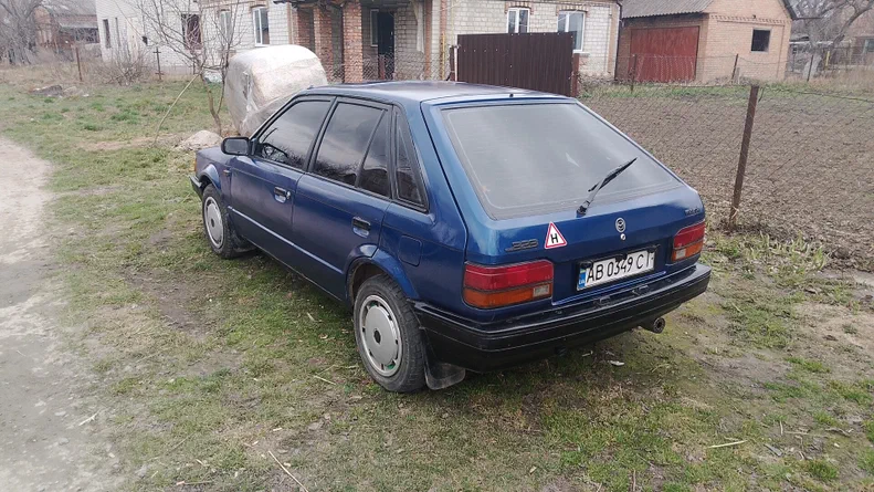 Mazda 323 1986