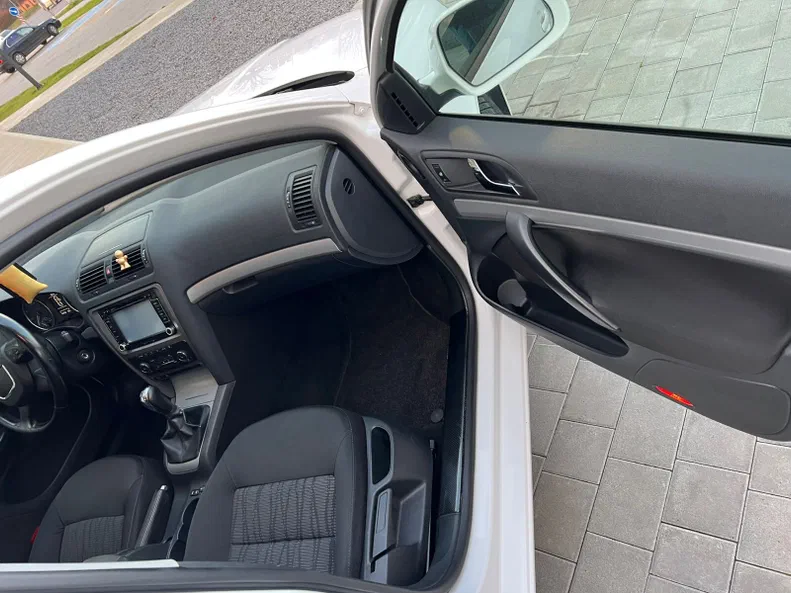 Skoda Octavia 2010 - 8