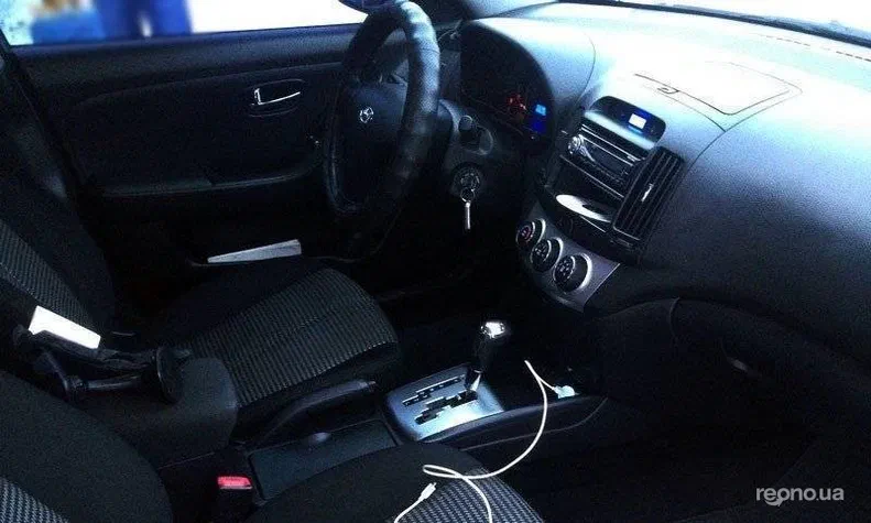 Hyundai Elantra 2010 - 14
