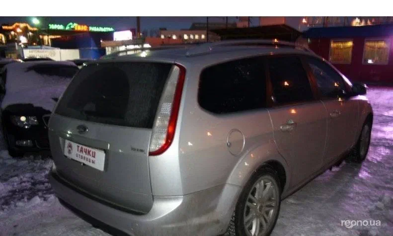 Ford Focus 2011 - 10