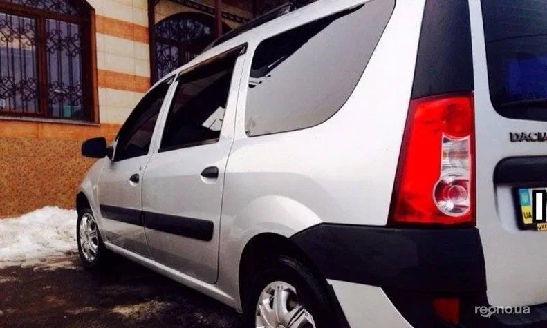 Renault Logan 2009 - 12