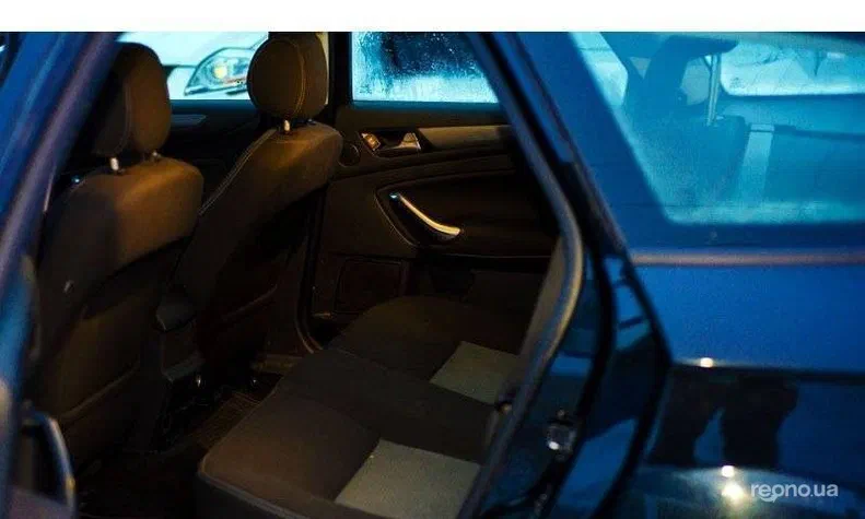 Ford Mondeo 2011 - 1