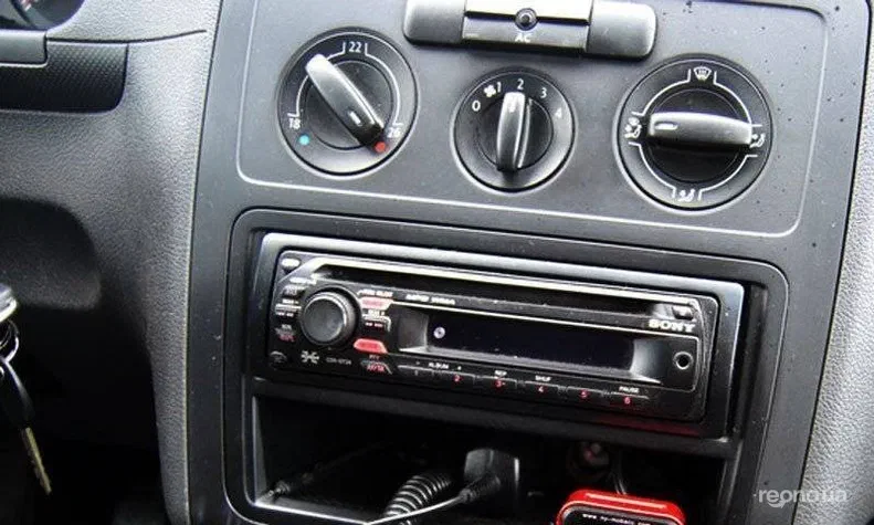 Volkswagen Caddy 2010 - 2