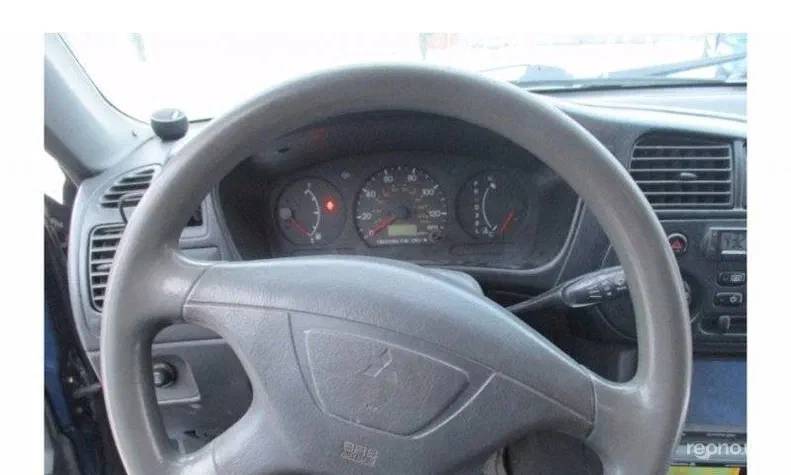 Mitsubishi Lancer 2001 - 5