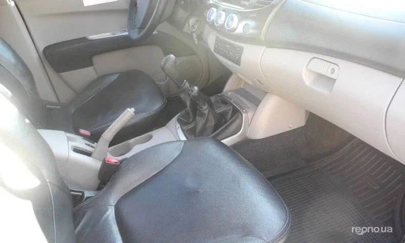 Mitsubishi L200 2008 - 9