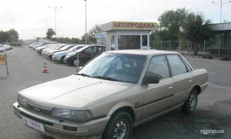 Toyota Camry 1987 - 3