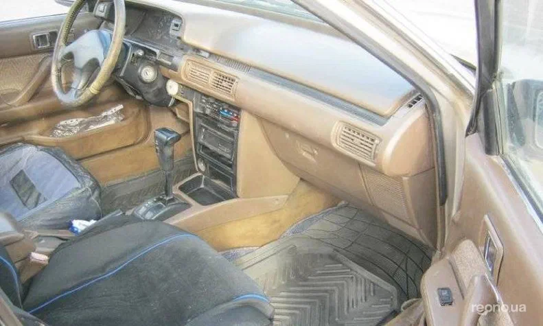 Toyota Camry 1987 - 6