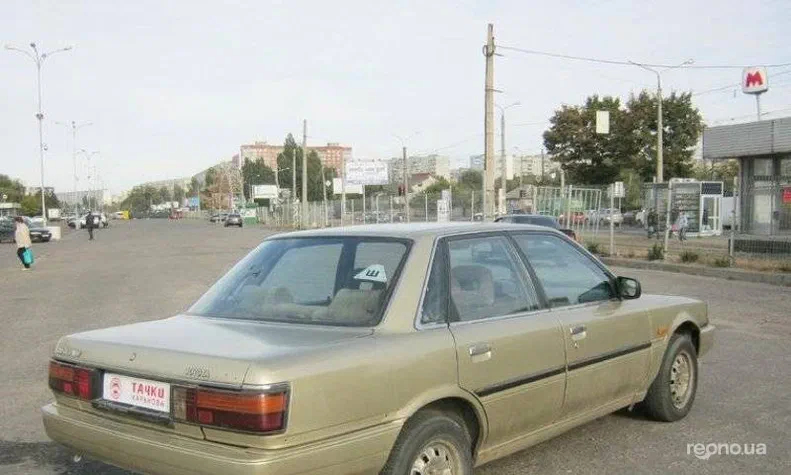 Toyota Camry 1987 - 5