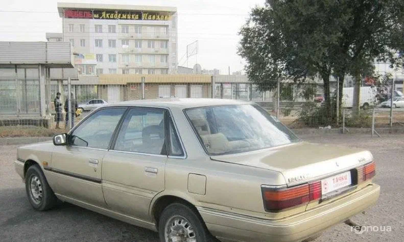 Toyota Camry 1987 - 4