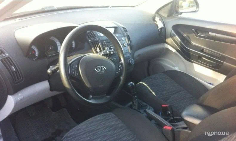 Kia Ceed 2008 - 1