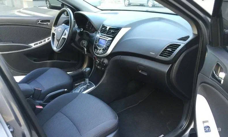 Hyundai Accent 2013 - 9