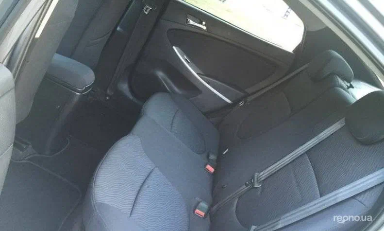 Hyundai Accent 2013 - 10