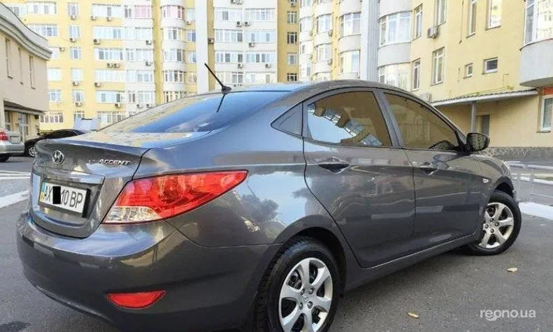 Hyundai Accent 2013 - 3