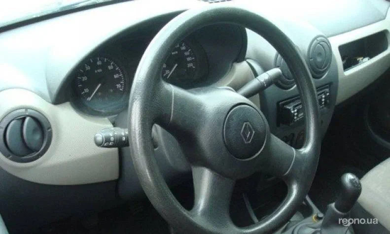 Renault Logan 2009 - 1