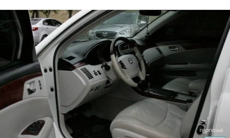 Toyota Avalon 2010 - 4