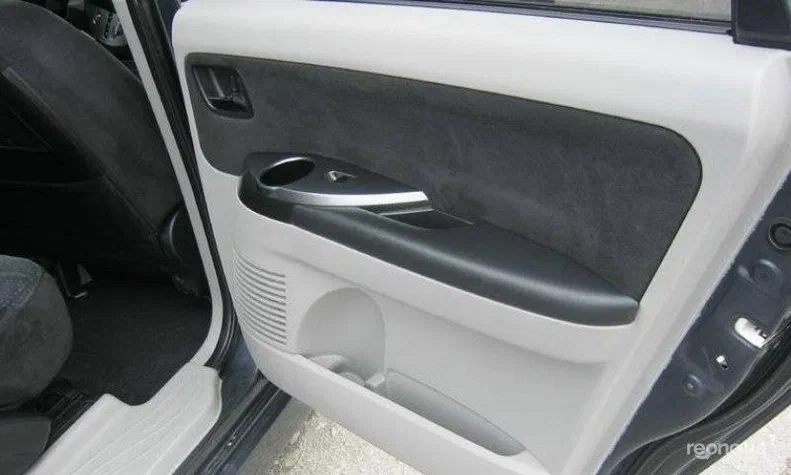 Mitsubishi Grandis 2006 - 8
