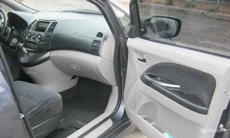 Mitsubishi Grandis 2006 - 6