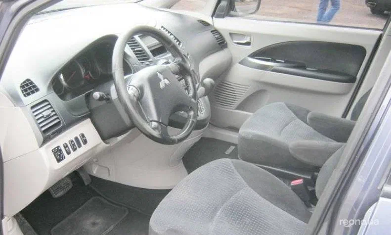 Mitsubishi Grandis 2006 - 9