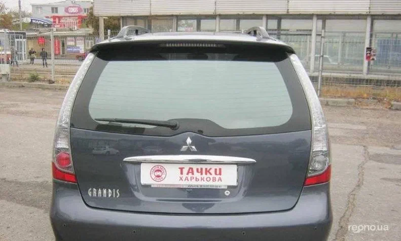 Mitsubishi Grandis 2006 - 4