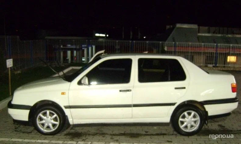 Volkswagen Vento 1993 - 5