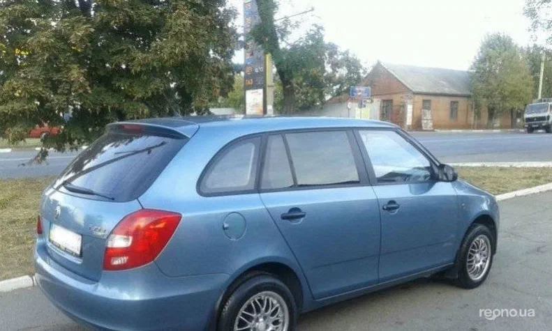 Skoda Fabia 2010 - 4