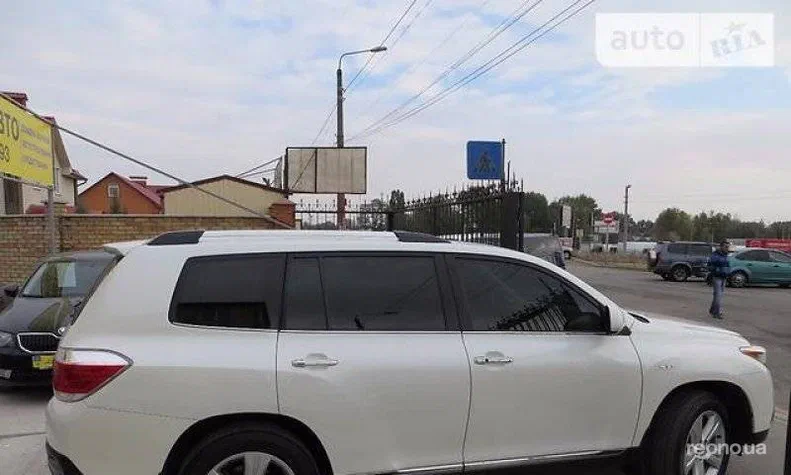 Toyota Highlander 2011 - 3