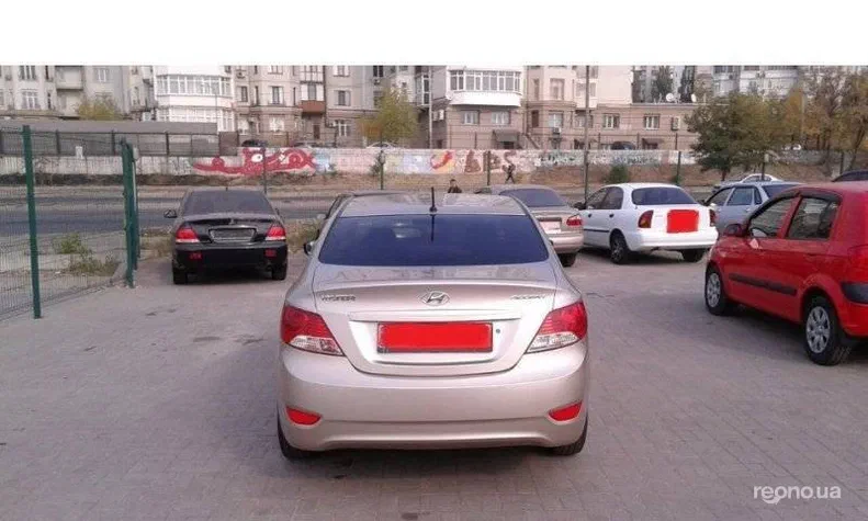 Hyundai Accent 2011 - 6