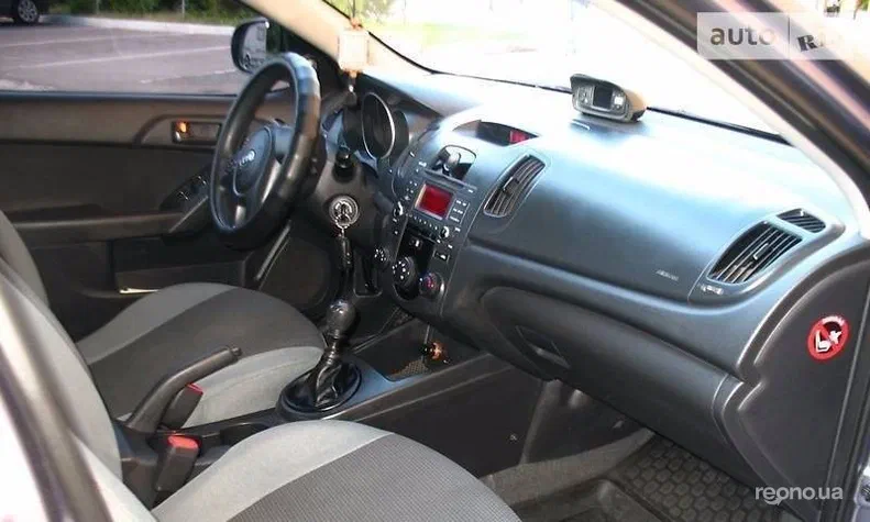 Kia Cerato 2009 - 4