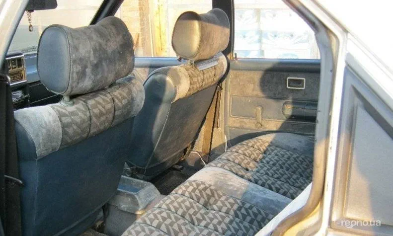 Opel Rekord 1983 - 6