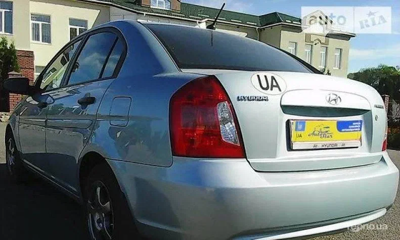 Hyundai Accent 2008 - 3