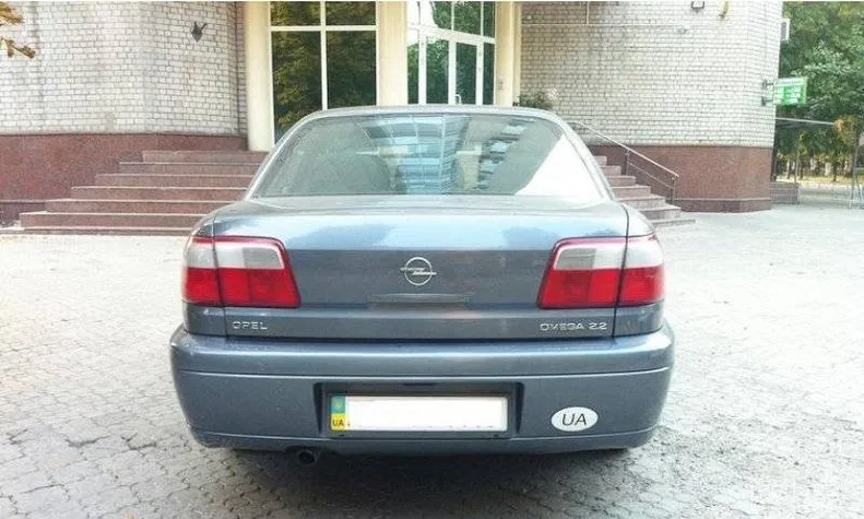 Opel Omega 2002 - 4