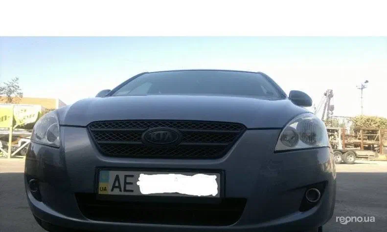 Kia Ceed 2008 - 1
