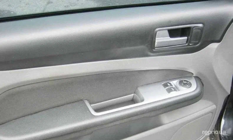 Ford Focus 2010 - 11