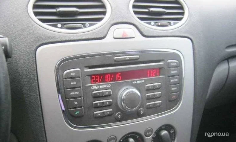 Ford Focus 2010 - 13