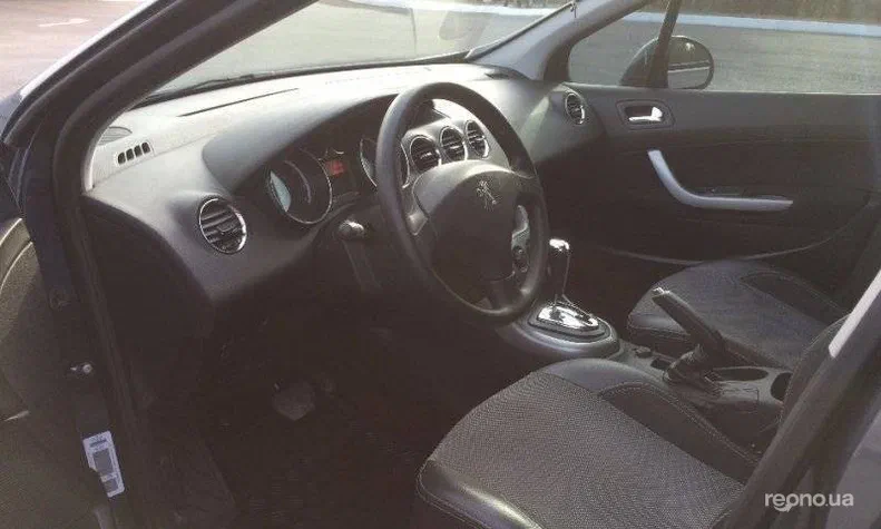 Peugeot 308 2011 - 11