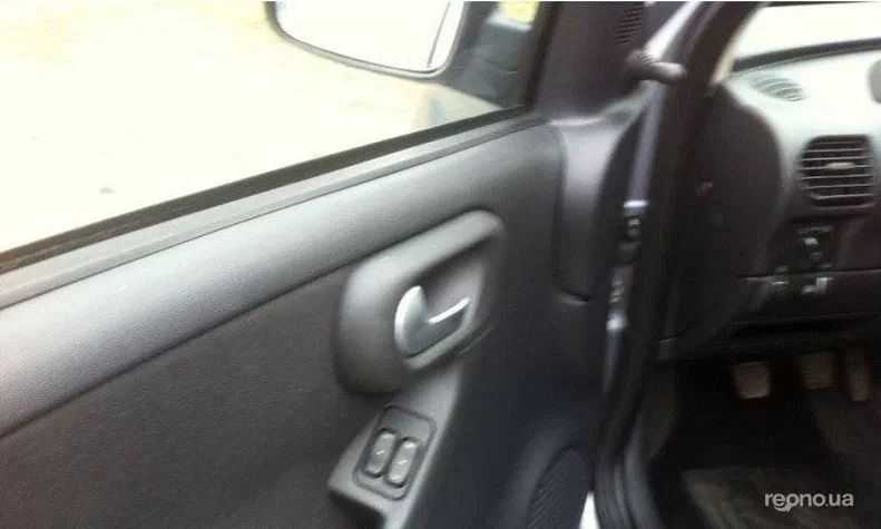 Opel Corsa 2005 - 5