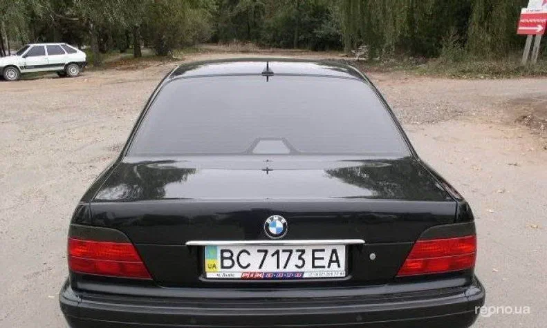 BMW 7 серія 2001 - 2