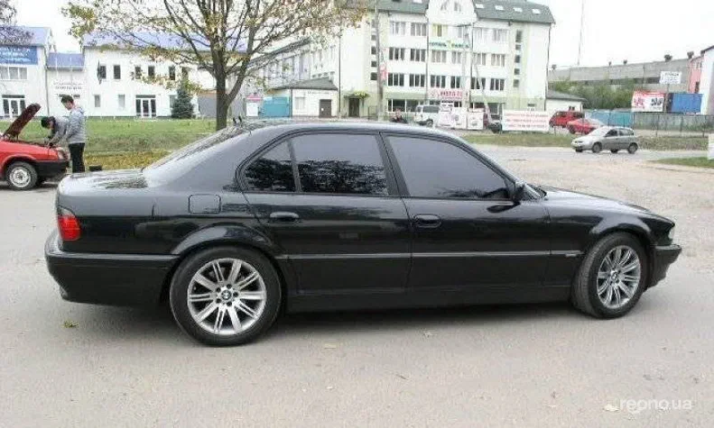 BMW 7 серія 2001 - 1