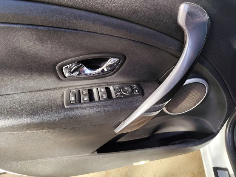 Renault Megane 2012 - 19