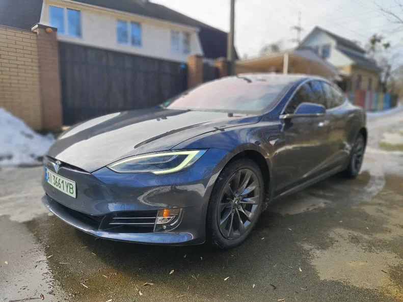 Tesla Model S 2018
