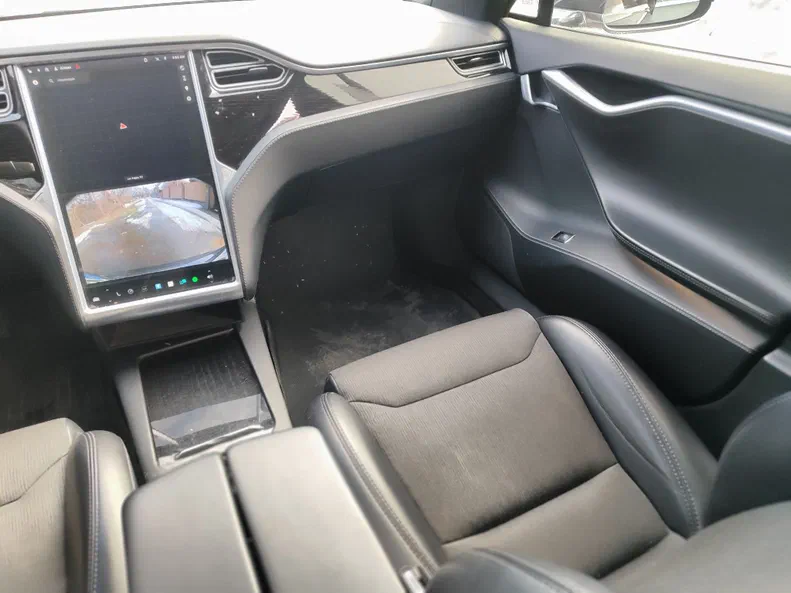 Tesla Model S 2018 - 18